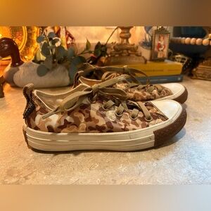 Converse Low Top CorDura Camo women’s size 5.5 (unisex men’s size 3.5)